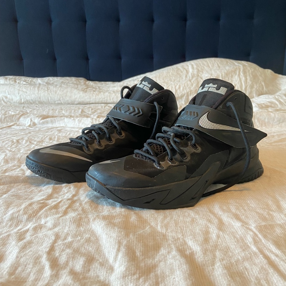 Nike Lebron Zoom Soldier VIII